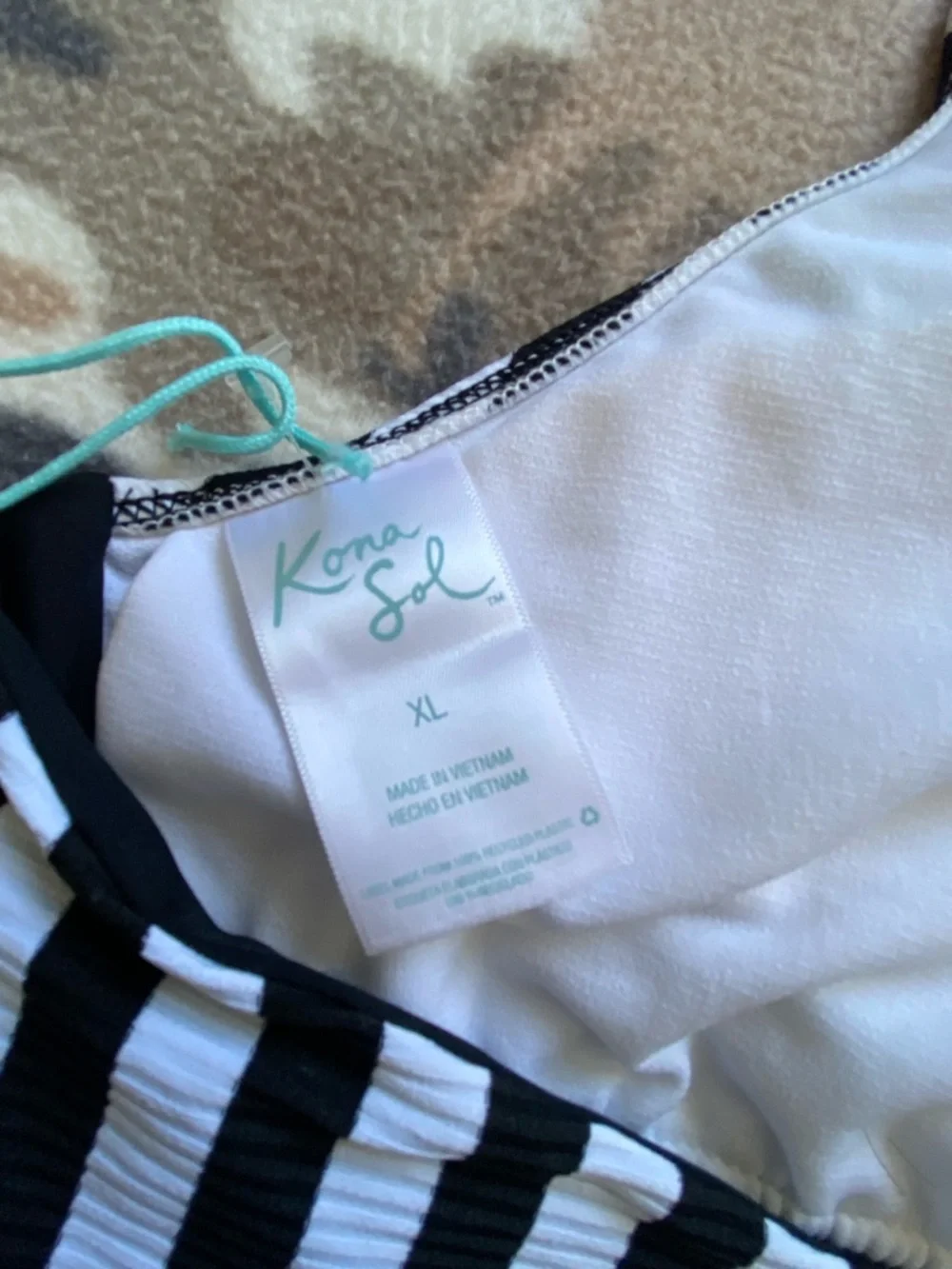Kona Sol Black & White Striped Faux-Wrap Halter Bikini Top - Size XL (16-18) - Picture 2 of 6